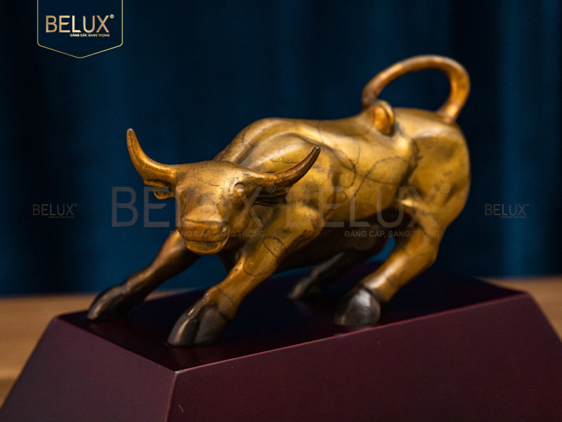 Tượng trâu bằng đồng decor dài 16cm